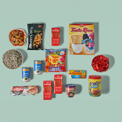 Todos los productos que no te pueden faltar en tu casa en Europa: chupa chups, tomate, kikos, pipas, aceitunas, paté, colacao y nocilla.